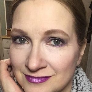 Meet your Posher, Lorraine